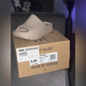 Adidas Kids Slide Sandals in Beige